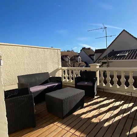 Duplex Cosy Tres Proche De La Defense *